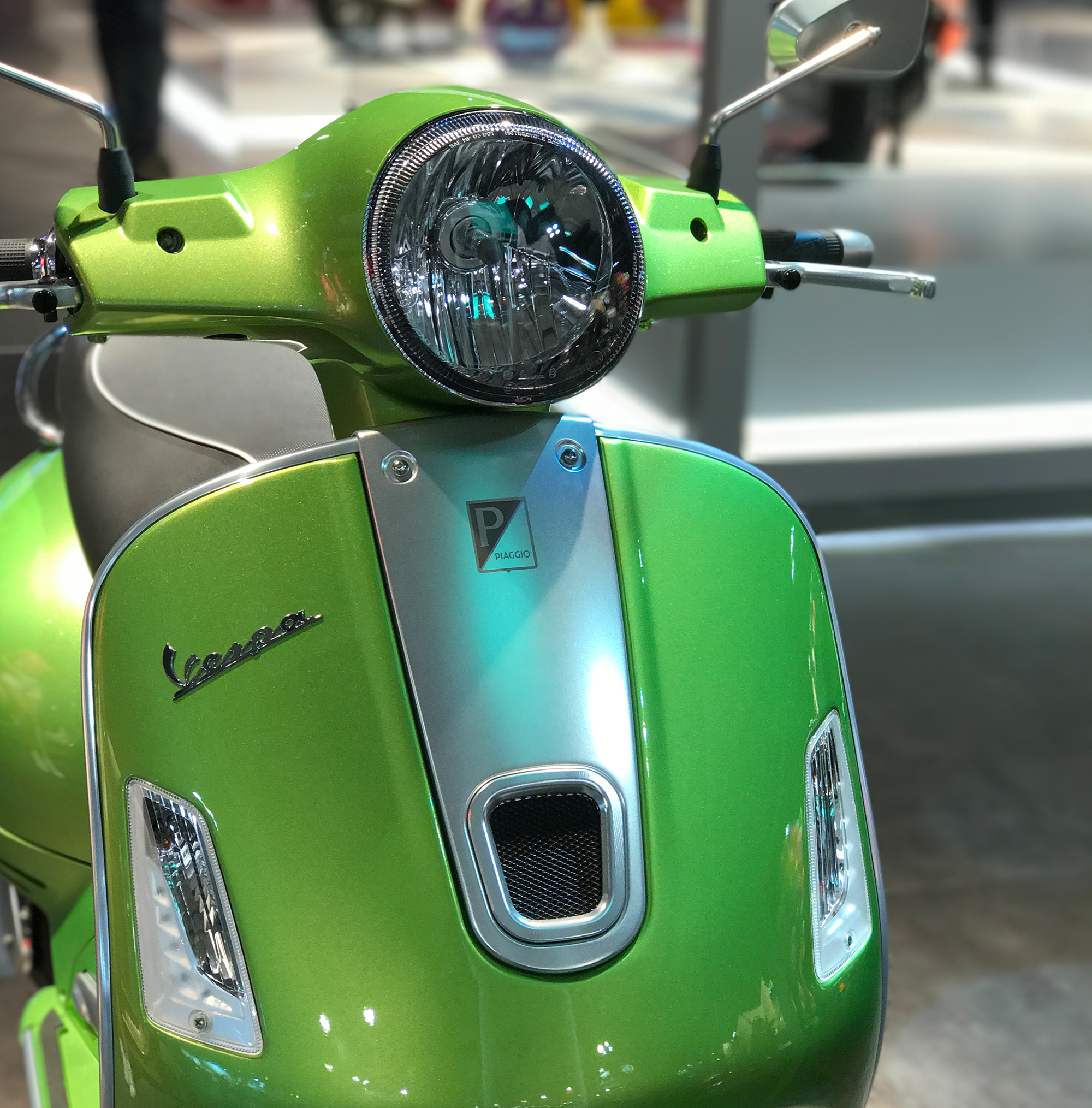 Vespa Frontschildabdeckung GTS Kaskade by Rizoma